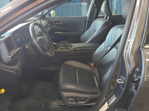 Used 2024 Toyota Crown AWD/4WD image 38