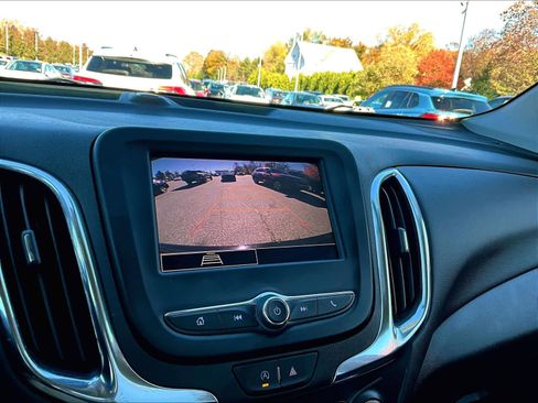 Used 2022 Chevrolet Equinox LT image 19