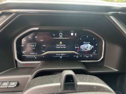 Used 2024 GMC Sierra 1500 Denali Ultimate image 11