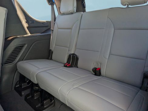 Used 2023 GMC Yukon SLT image 14