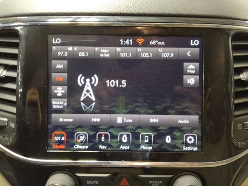 Used 2022 Jeep Grand Cherokee Laredo E image 25