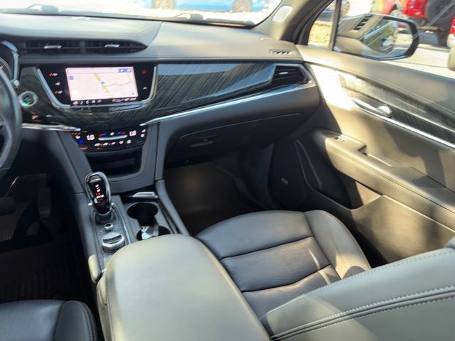 Used 2022 Cadillac XT6 Premium Luxury w/ Technology Package FWD image 23