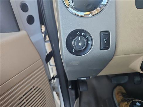 Used 2016 Ford F250 Lariat w/ Lariat Interior Package image 23