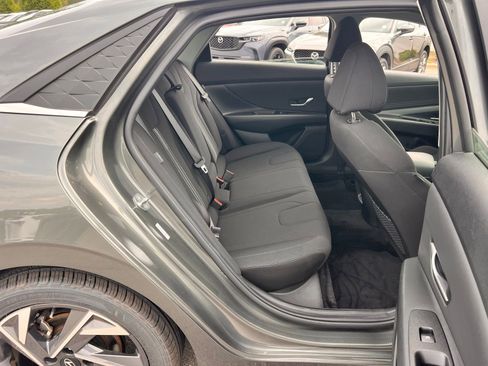 Used 2024 Hyundai Elantra SEL w/ Convenience Package FWD image 31