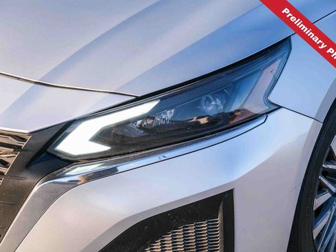 Used 2023 Nissan Altima 2.5 SV FWD image 12