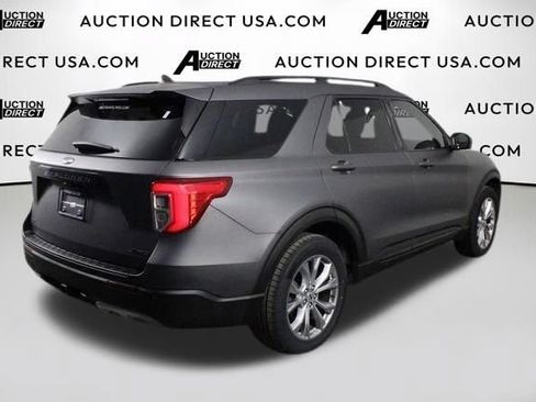 Used 2021 Ford Explorer XLT w/ Equipment Group 202A AWD/4WD image 50