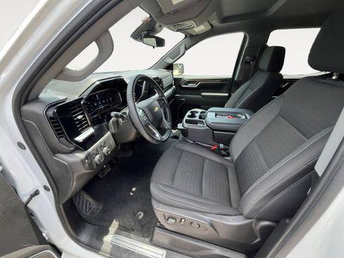 Used 2024 Chevrolet Silverado 1500 LT AWD/4WD image 18