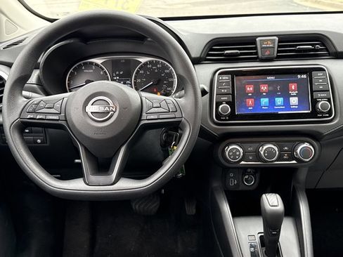Used 2025 Nissan Versa S image 4