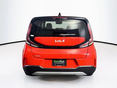Used 2025 Kia Soul LX w/ LX Technology Package FWD image 7