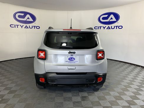 Used 2020 Jeep Renegade Altitude FWD image 4