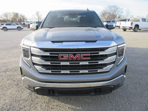New 2026 GMC Sierra 1500 SLE image 12