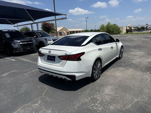 Used 2025 Nissan Altima 2.5 SL FWD image 7