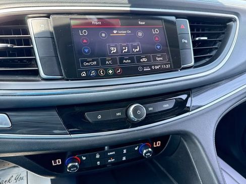 Used 2020 Buick Enclave Essence FWD image 19