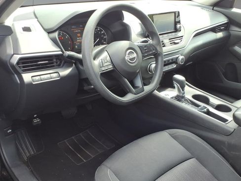 Used 2024 Nissan Altima 2.5 S FWD image 8