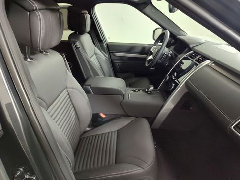 Used 2025 Land Rover Discovery Dynamic SE image 20