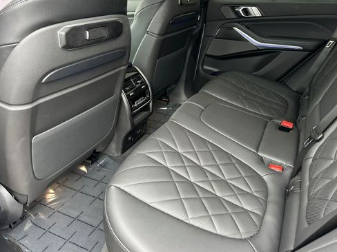 Used 2025 BMW X5 M60i w/ Executive Package image 4