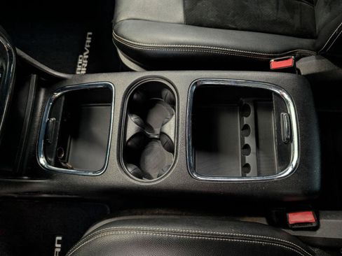 Used 2016 Dodge Grand Caravan SXT FWD image 25