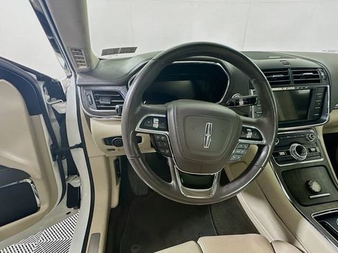 Used 2020 Lincoln Continental AWD w/ Premium Package image 11