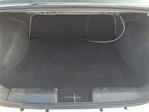 Used 2005 Ford Focus ZX4 Sedan image 8