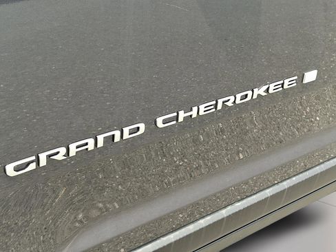 New 2025 Jeep Grand Cherokee L Limited image 18