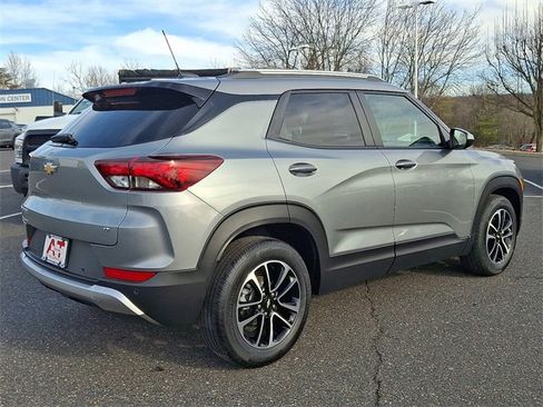Used 2026 Chevrolet TrailBlazer LT w/ Driver Confidence Package image 6
