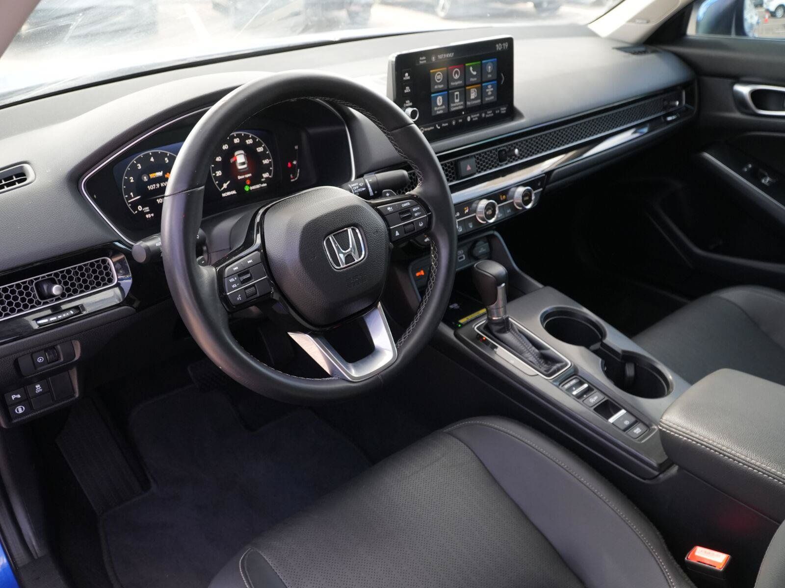 Used 2023 Honda Civic Touring image 6