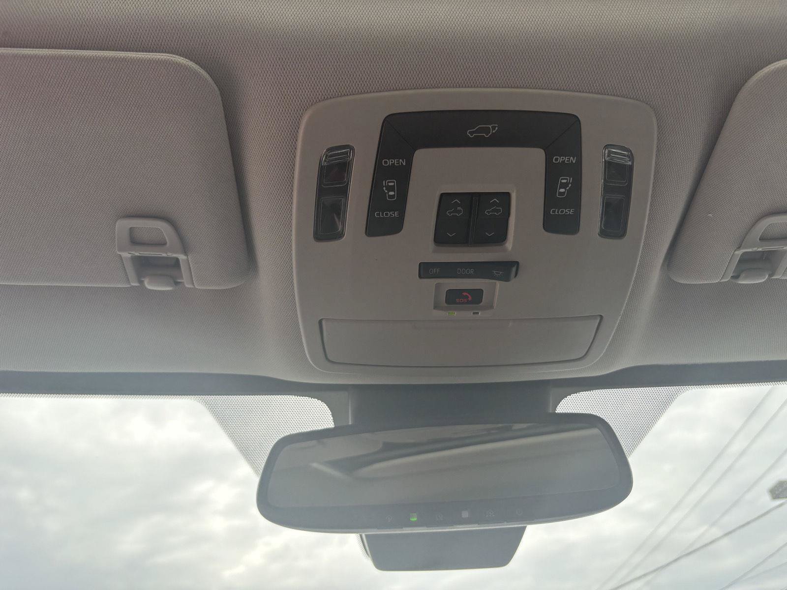 Used 2024 Toyota Sienna XLE w/ XLE Plus Package AWD/4WD image 20