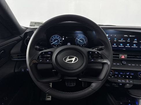 Used 2025 Hyundai Elantra SEL FWD image 31