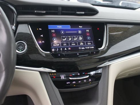 Used 2020 Cadillac XT6 Premium Luxury image 21
