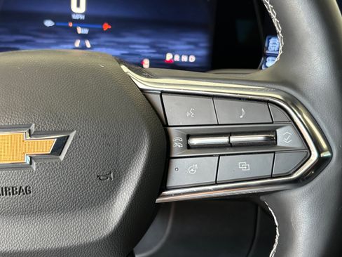 Used 2025 Chevrolet Equinox EV LT w/ Convenience Package II FWD image 13