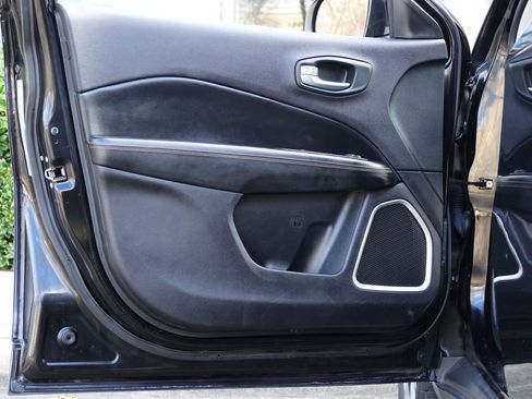 Used 2019 Jeep Compass Limited image 35