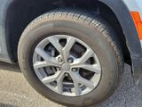 Used 2023 Jeep Grand Cherokee Limited image 5