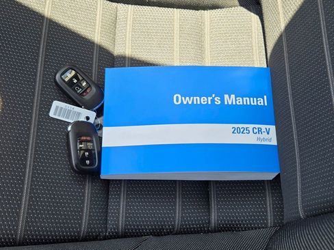 Used 2025 Honda CR-V Sport image 11