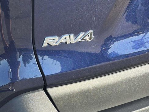 Certified 2022 Toyota RAV4 XLE Premium AWD/4WD image 6