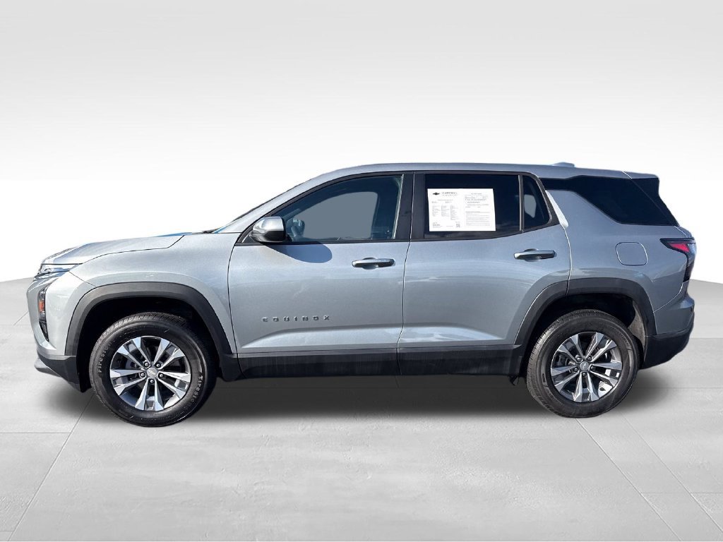 Used 2026 Chevrolet Equinox LT FWD image 2