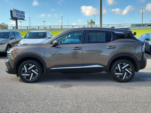 Certified 2025 Nissan Kicks SV w/ Charging Package FWD image 8