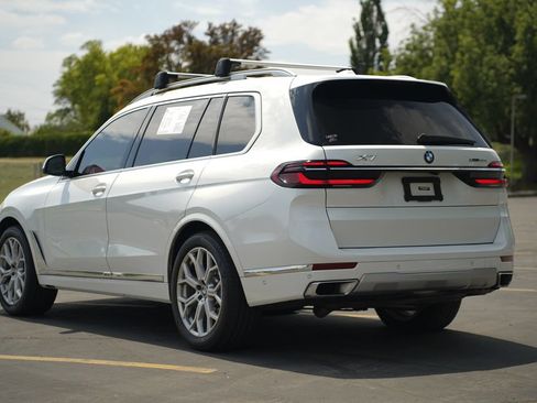 Used 2023 BMW X7 xDrive40i w/ Premium Package AWD/4WD image 3