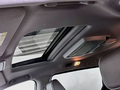Used 2023 Honda Odyssey Elite image 19