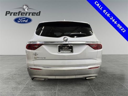 Used 2022 Buick Enclave Essence image 23