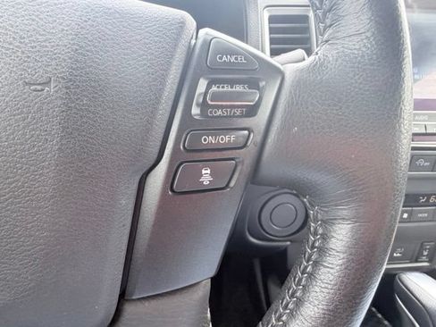 Certified 2024 Nissan Frontier SL w/ Technology Package RWD image 11
