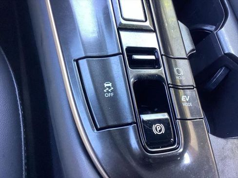 Certified 2025 Toyota Crown Signia AWD/4WD image 21