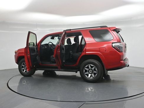 Used 2024 Toyota 4Runner TRD Off-Road image 33