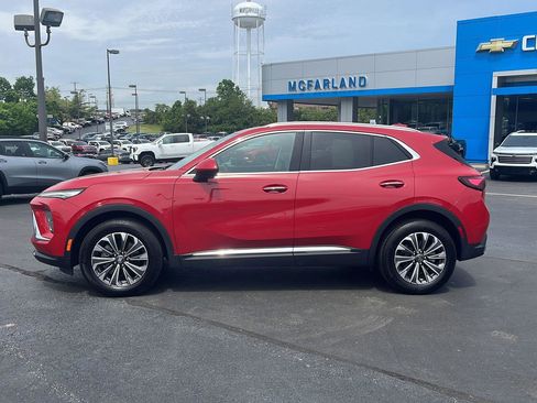 Used 2025 Buick Envision Preferred AWD/4WD image 2
