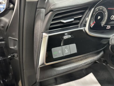 Used 2025 Audi Q7 3.0T Premium Plus image 17
