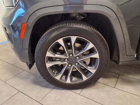 Used 2023 Jeep Grand Cherokee L Overland w/ Luxury Tech Group IV image 29