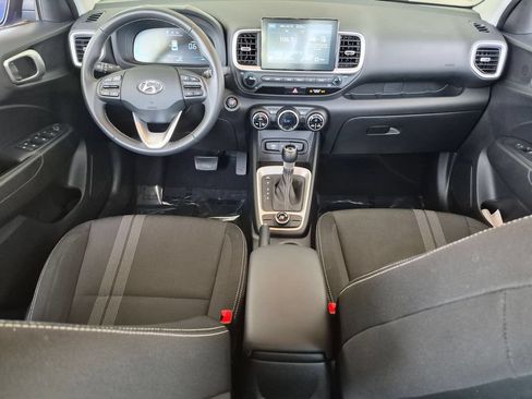 Used 2025 Hyundai Venue SEL FWD image 25