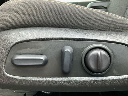 Used 2022 Chevrolet Equinox LT FWD image 19