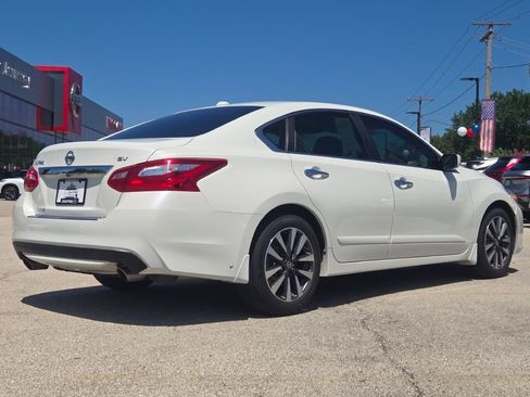 Used 2016 Nissan Altima 2.5 SV FWD image 12