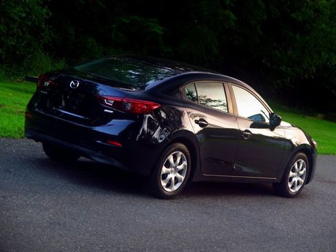 Used 2017 MAZDA MAZDA3 Sport FWD image 22