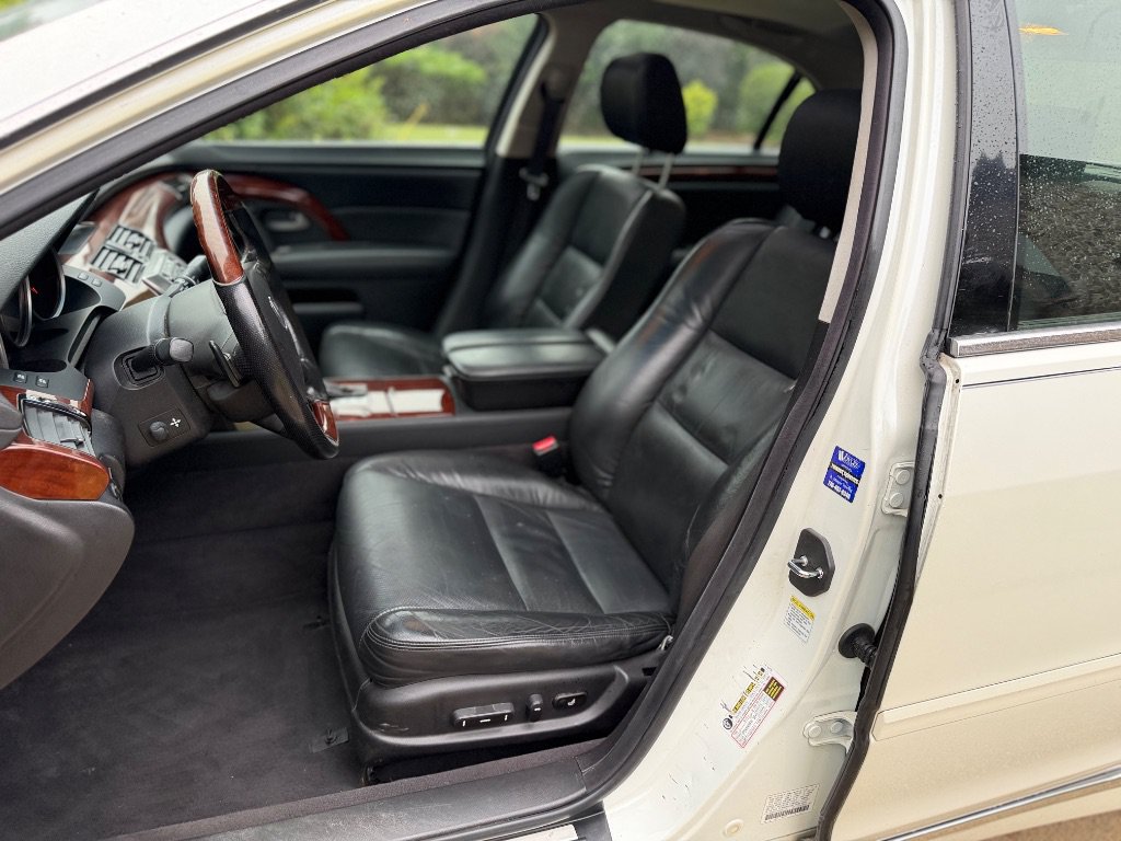 Used 2010 Acura RL w/ Technology Package AWD/4WD image 11